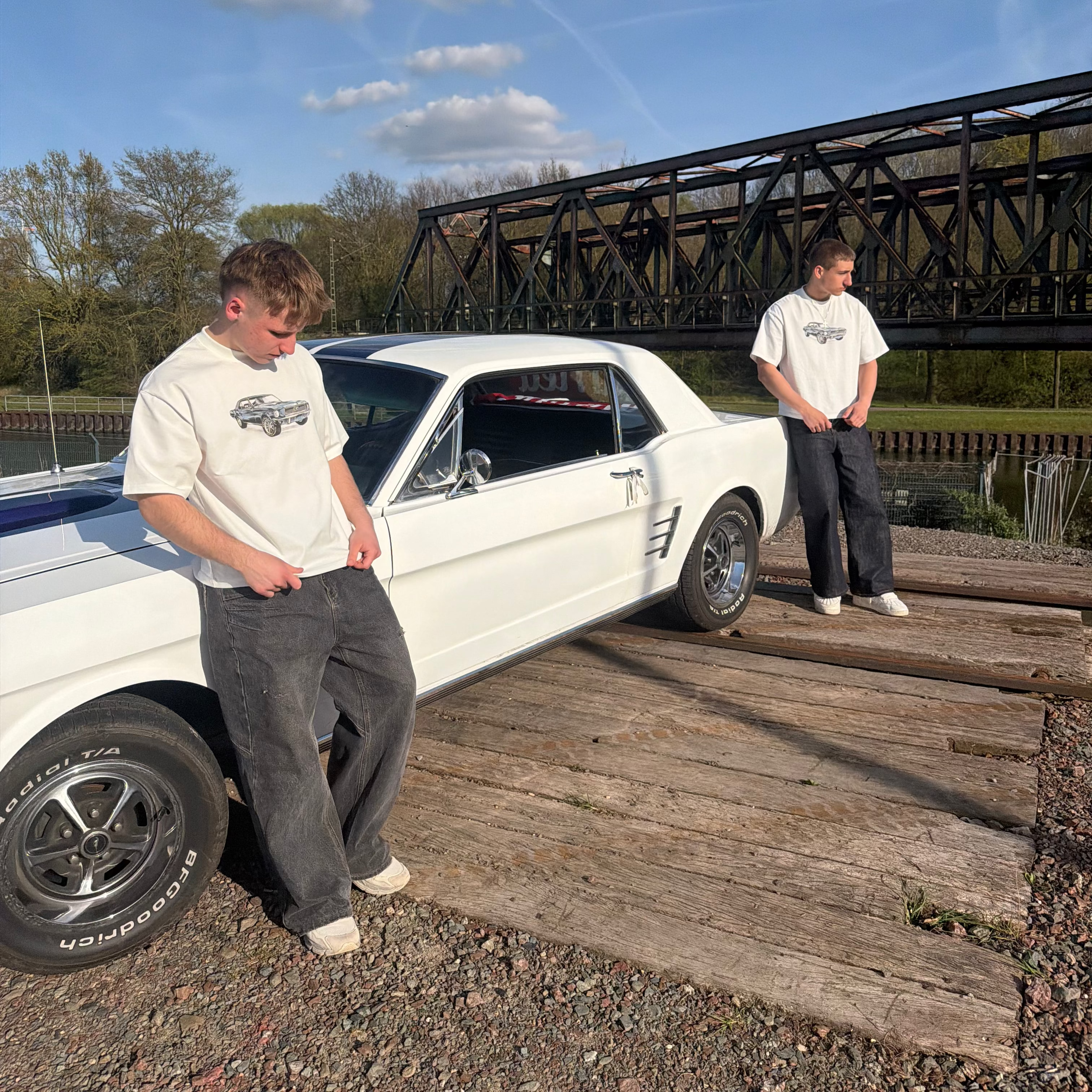 MUSTANG TEE