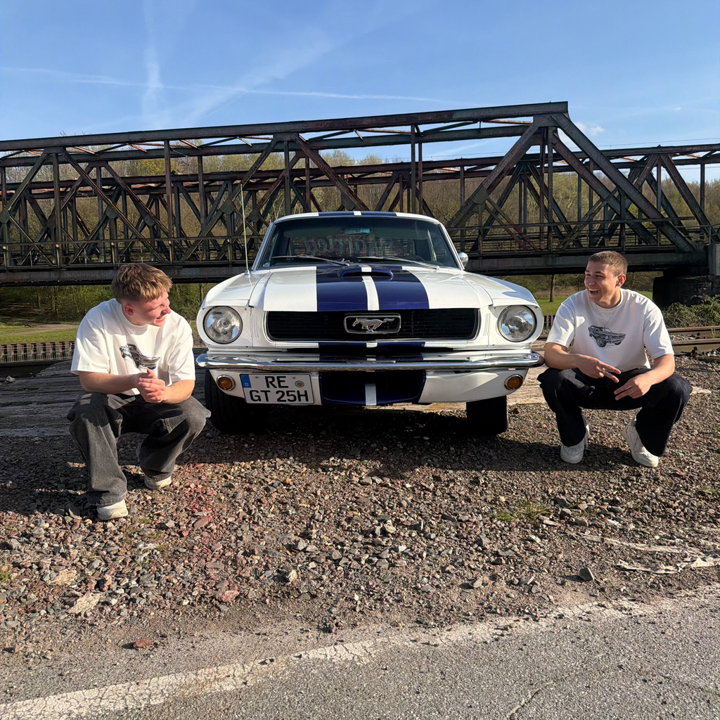 MUSTANG TEE